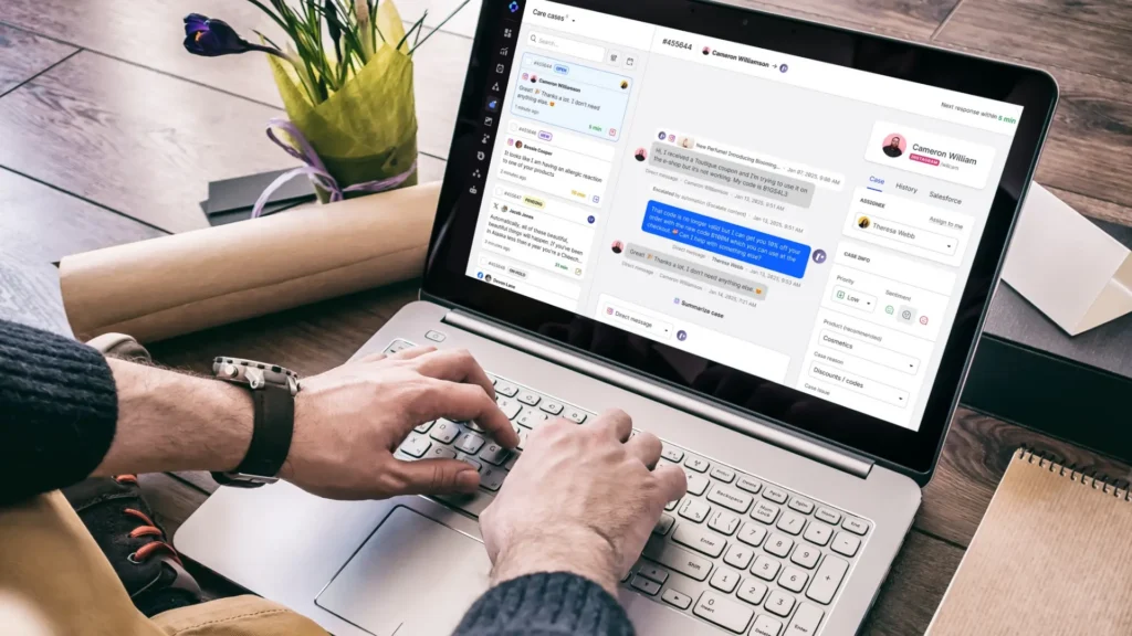 Customer service agent replying to customer via Emplifi platform